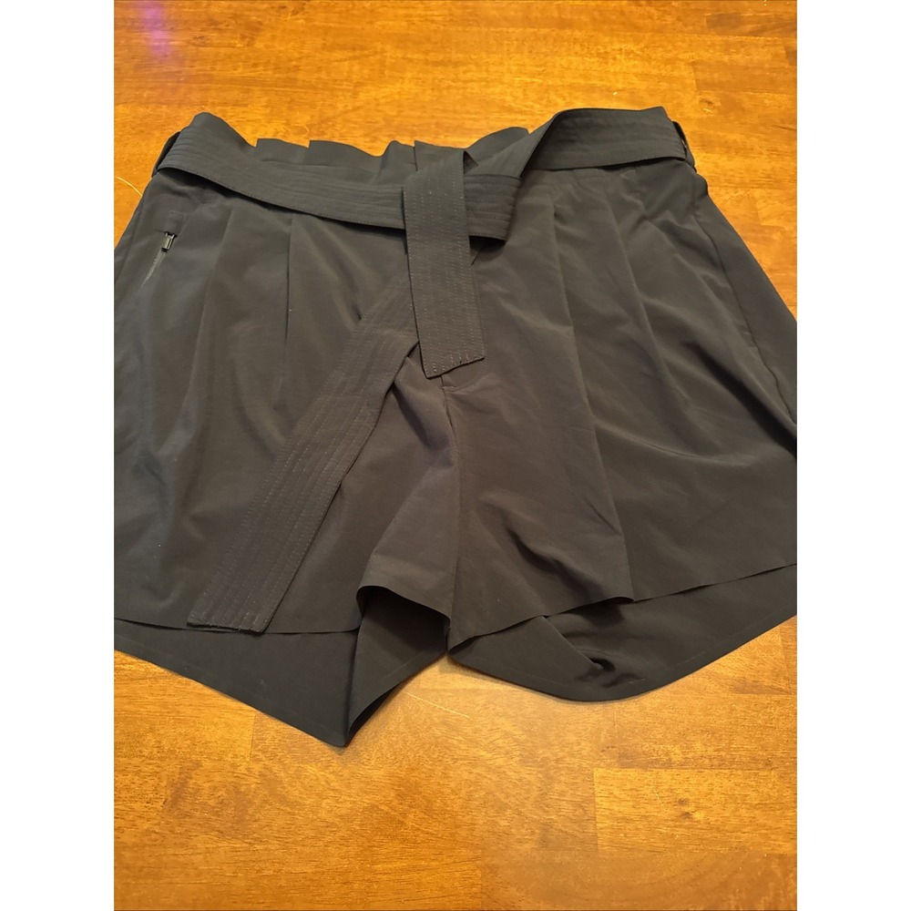 Athleta Women's Skyline Short II size 12
